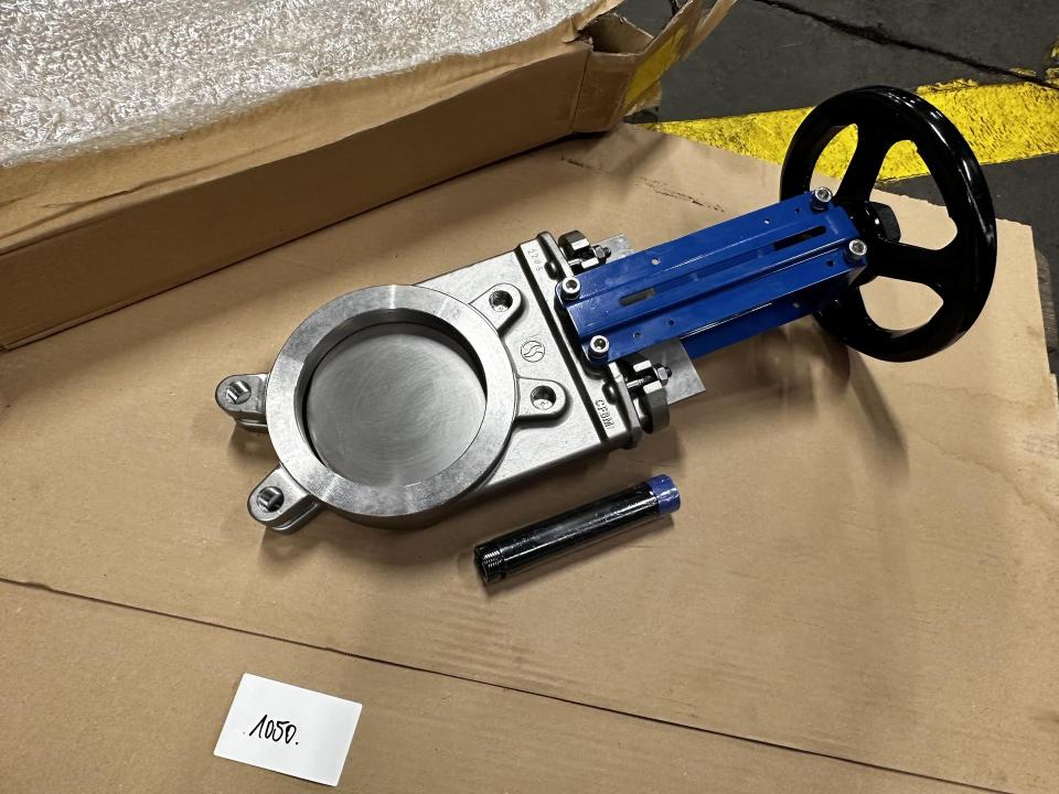 Manual knife gate valve body 172 Valves