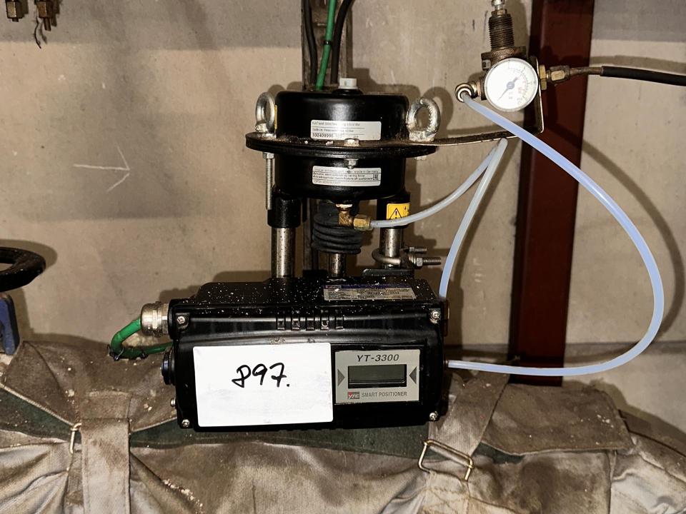 Regulating valve with Smart Positioner from YTC image
