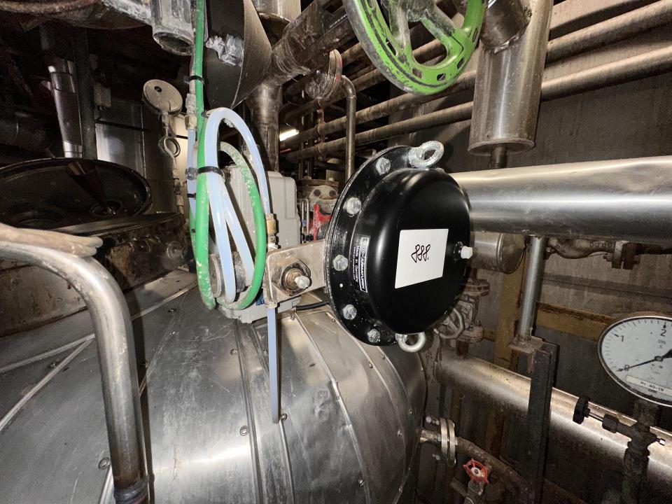 Regulating valve with Smart Positioner Valves
